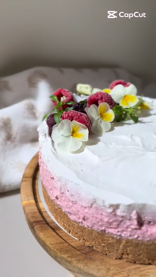 Tarta decorada con flores